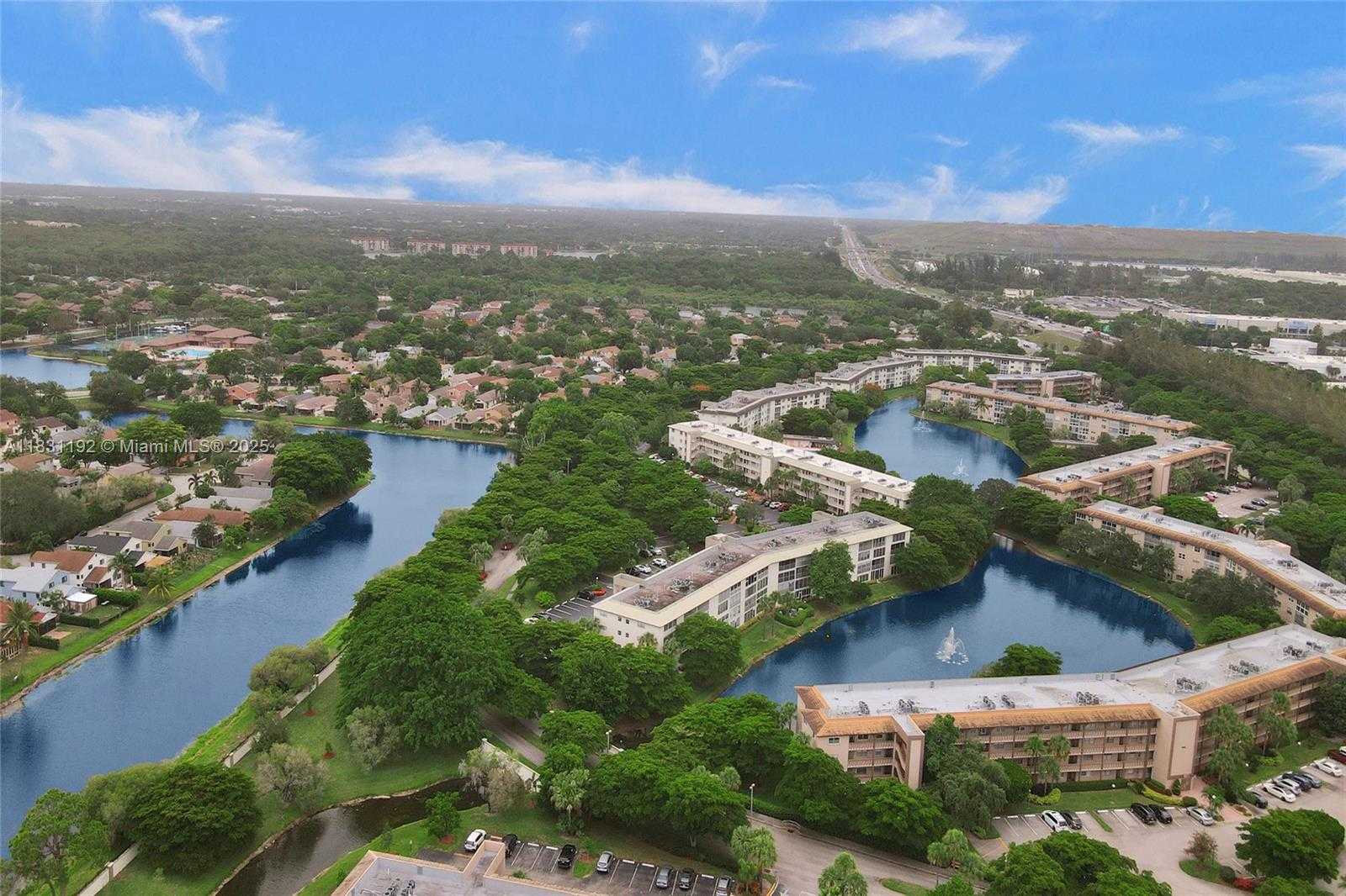 Small Image of 1805 ELEUTHERA PT #J1, Coconut Creek Number 35