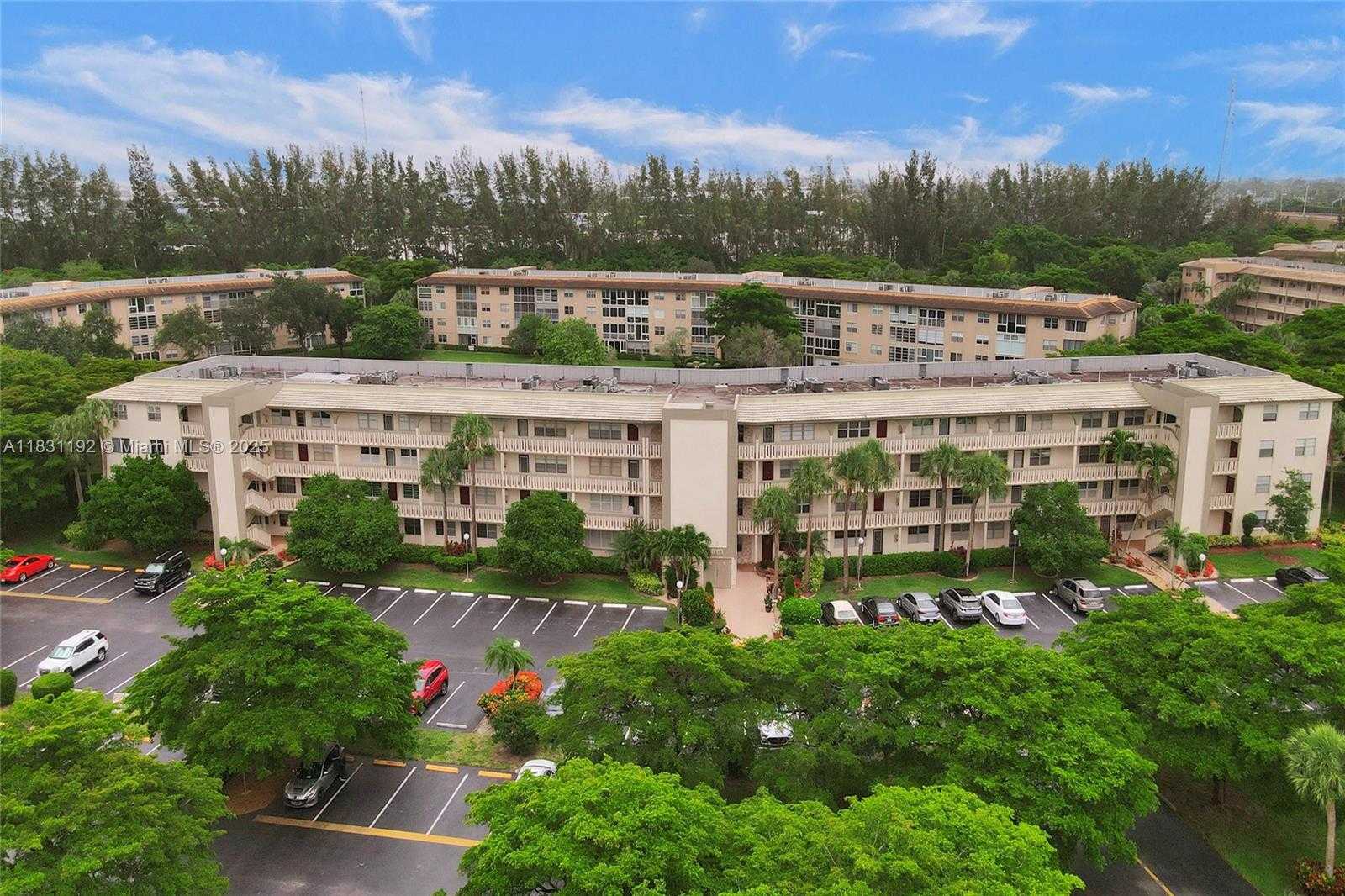 Small Image of 1805 ELEUTHERA PT #J1, Coconut Creek Number 4