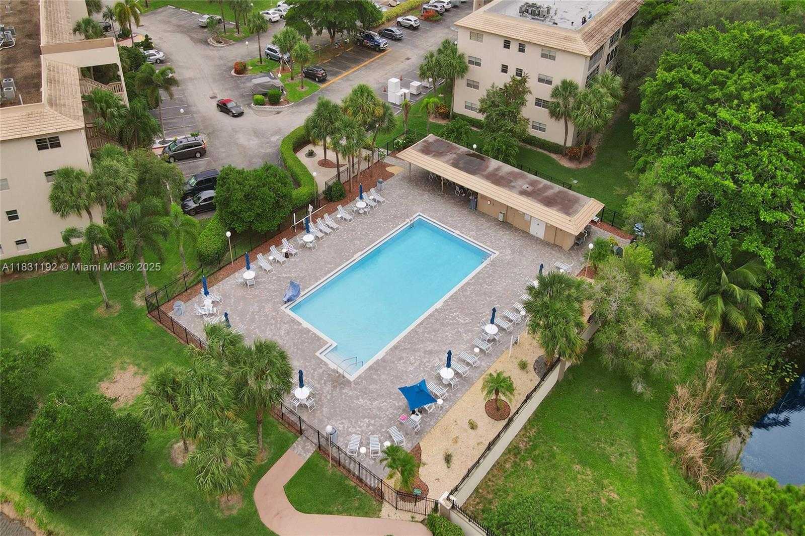 Small Image of 1805 ELEUTHERA PT #J1, Coconut Creek Number 6