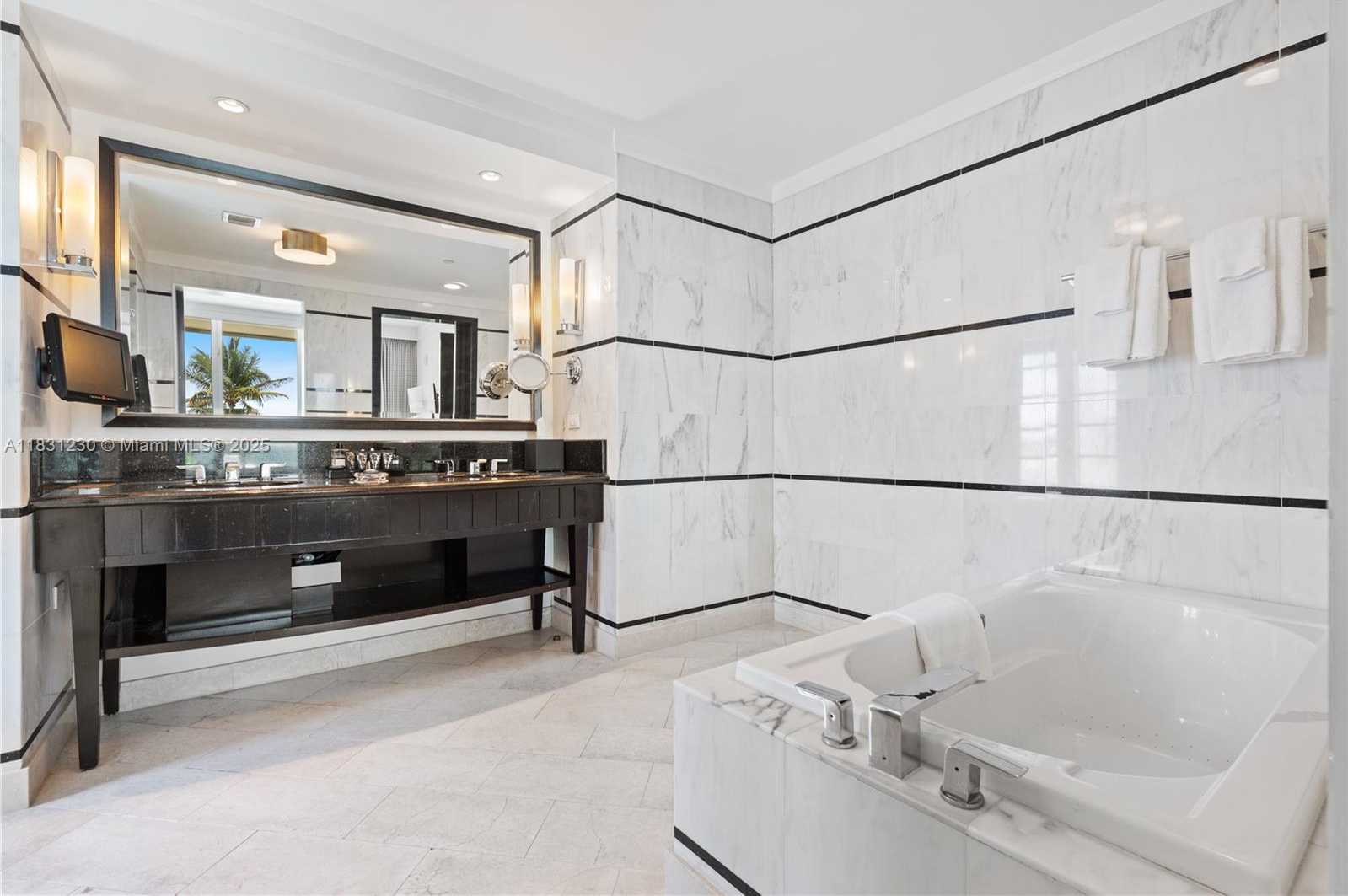 Small Image of 4391 COLLINS AVE #623, Miami Beach Number 14