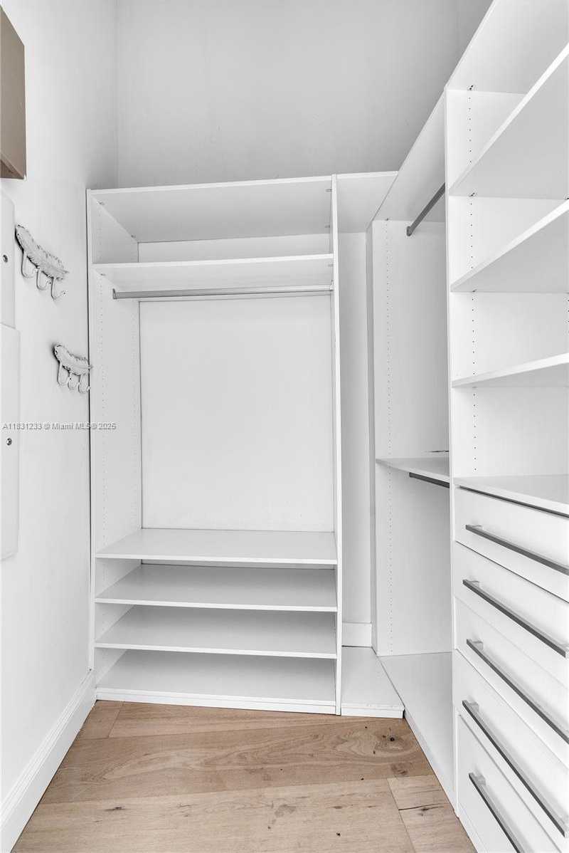 Small Image of 495 SOUTH EAST BRICKELL AVE #1511, Miami Number 24