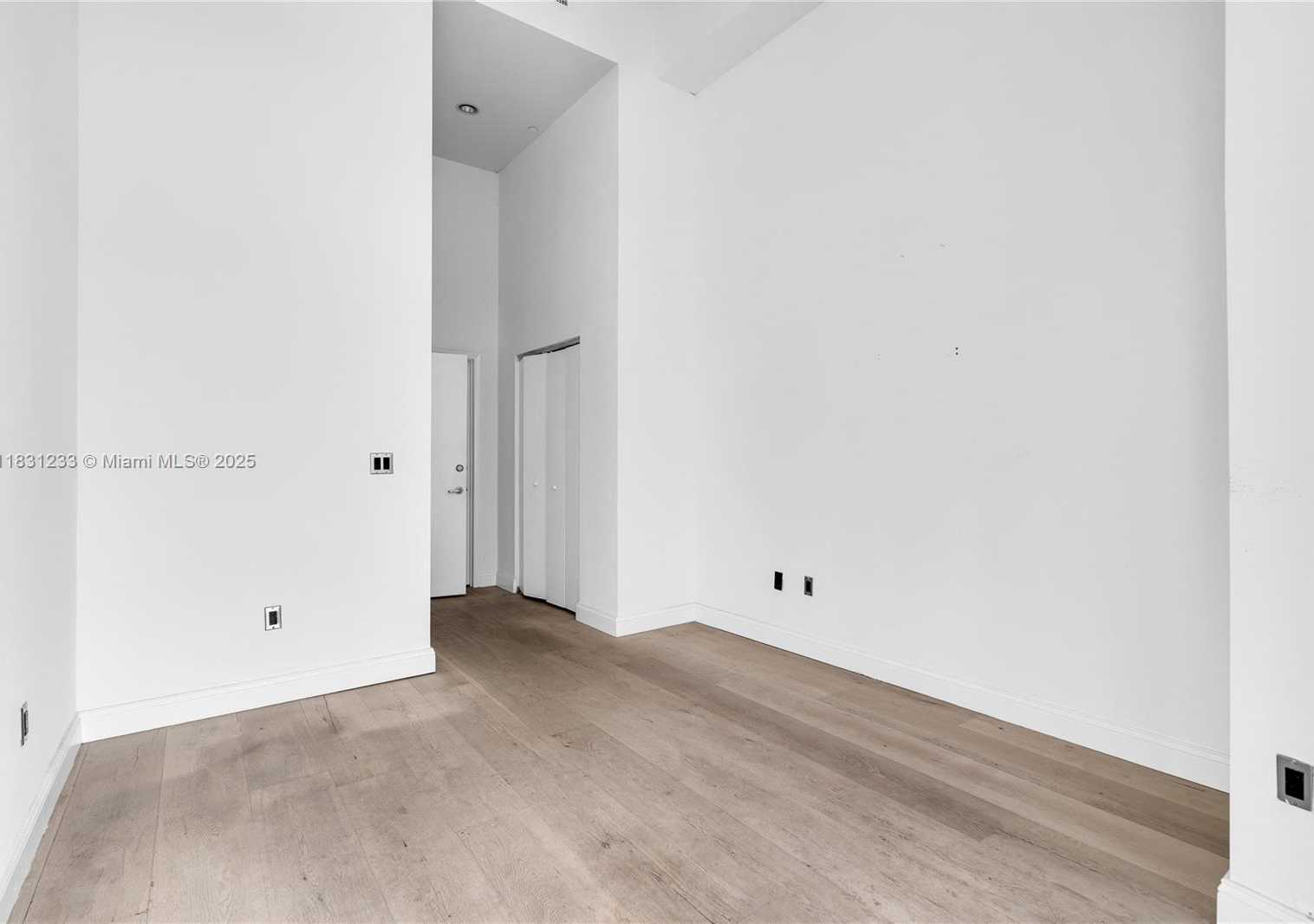 Small Image of 495 SOUTH EAST BRICKELL AVE #1511, Miami Number 27