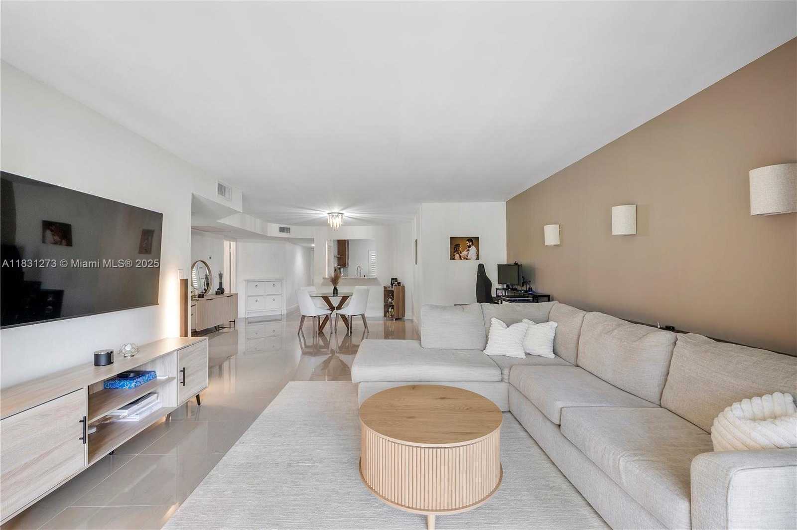 Small Image of 1706 HAMMOCK BLVD #110, Coconut Creek Number 3