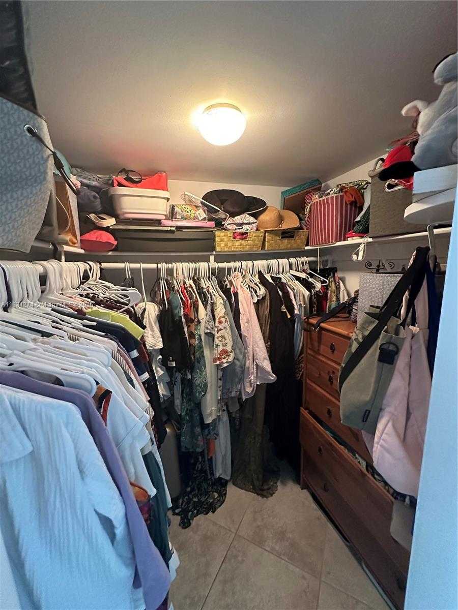 Small Image of 100 BAYVIEW DR #601, Sunny Isles Beach Number 17