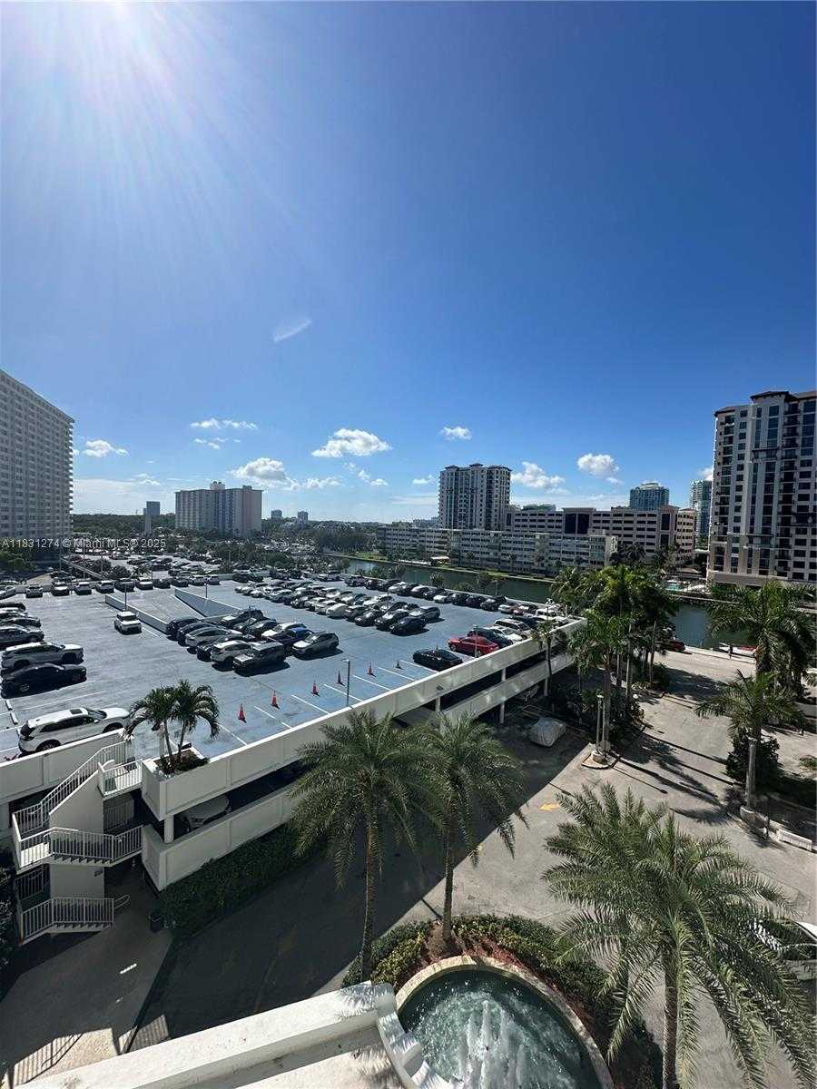 Small Image of 100 BAYVIEW DR #601, Sunny Isles Beach Number 21