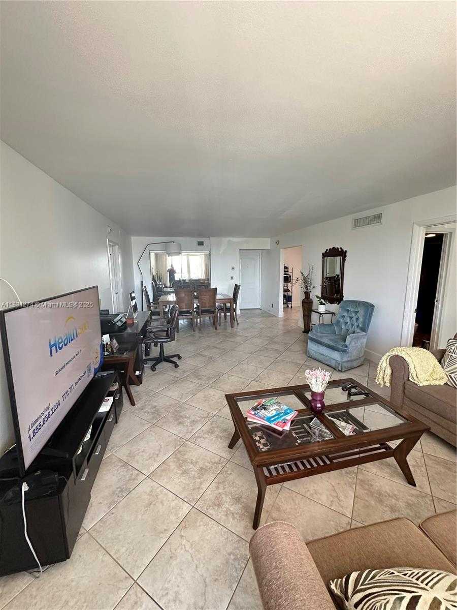 Small Image of 100 BAYVIEW DR #601, Sunny Isles Beach Number 4
