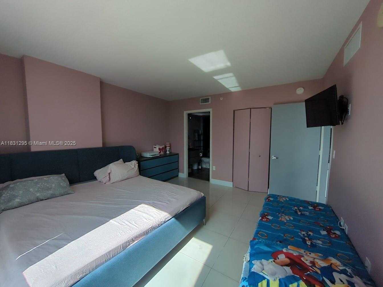 Small Image of 1861 NORTH WEST S RIVER DR #1110, Miami Number 7