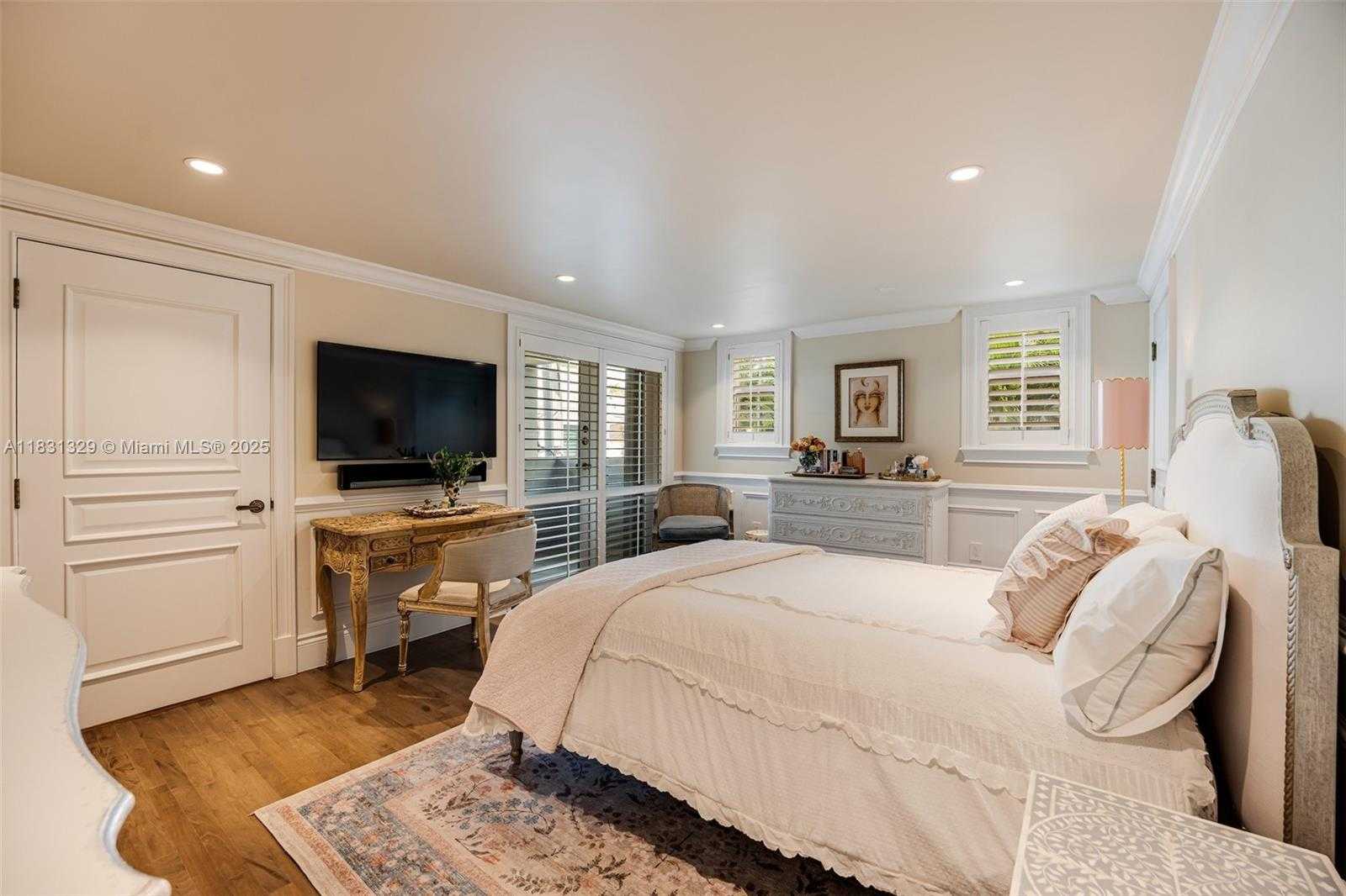 Small Image of 618 VALENCIA AVE #101, Coral Gables Number 14