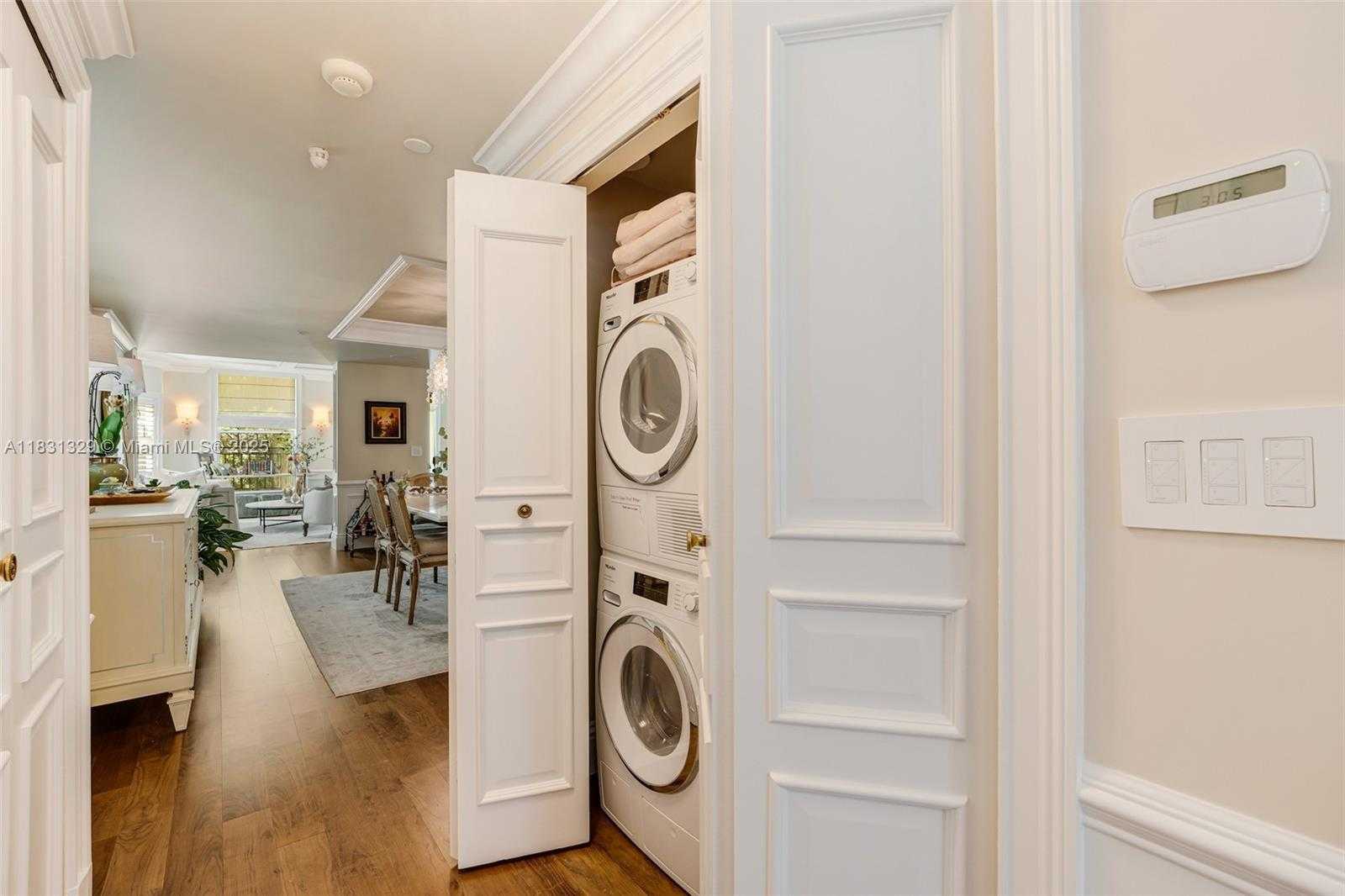 Small Image of 618 VALENCIA AVE #101, Coral Gables Number 15