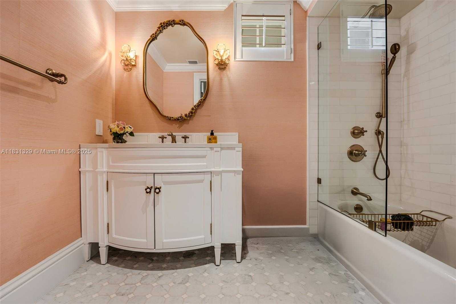 Small Image of 618 VALENCIA AVE #101, Coral Gables Number 16
