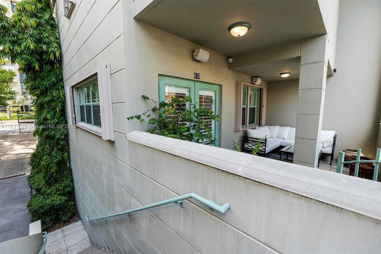 Small Image of 618 VALENCIA AVE #101, Coral Gables Number 19