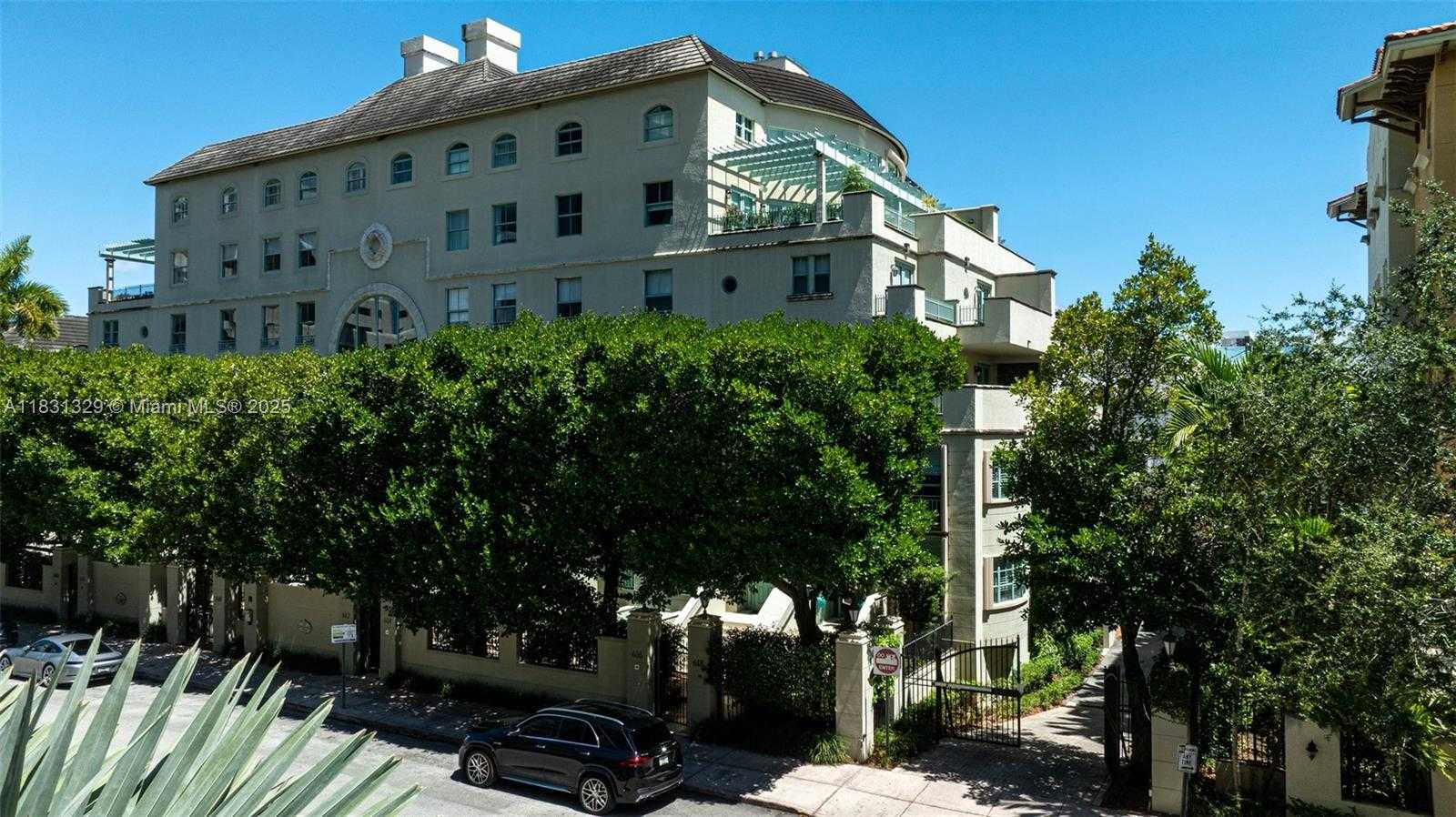 Small Image of 618 VALENCIA AVE #101, Coral Gables Number 21