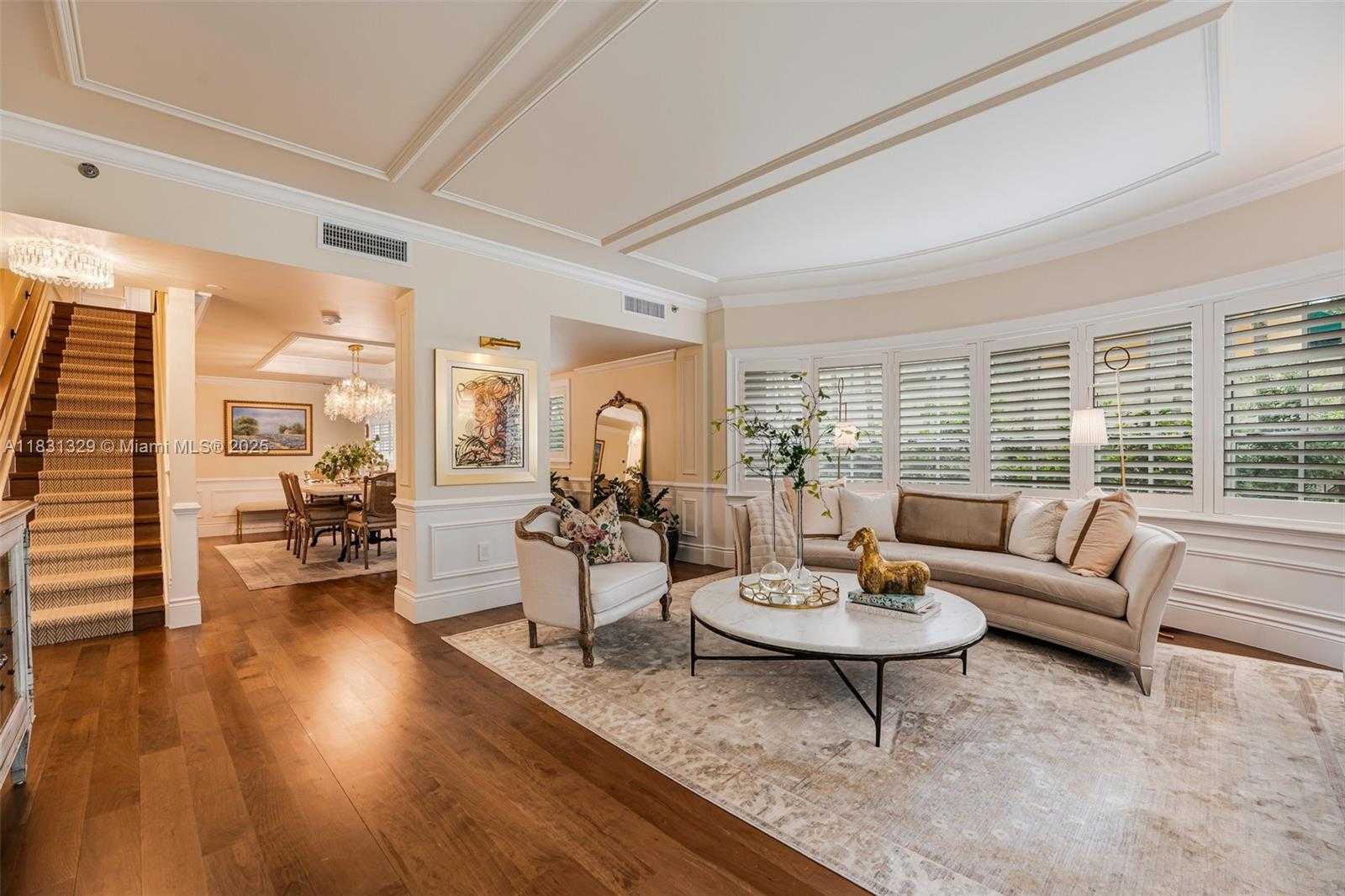 Small Image of 618 VALENCIA AVE #101, Coral Gables Number 5
