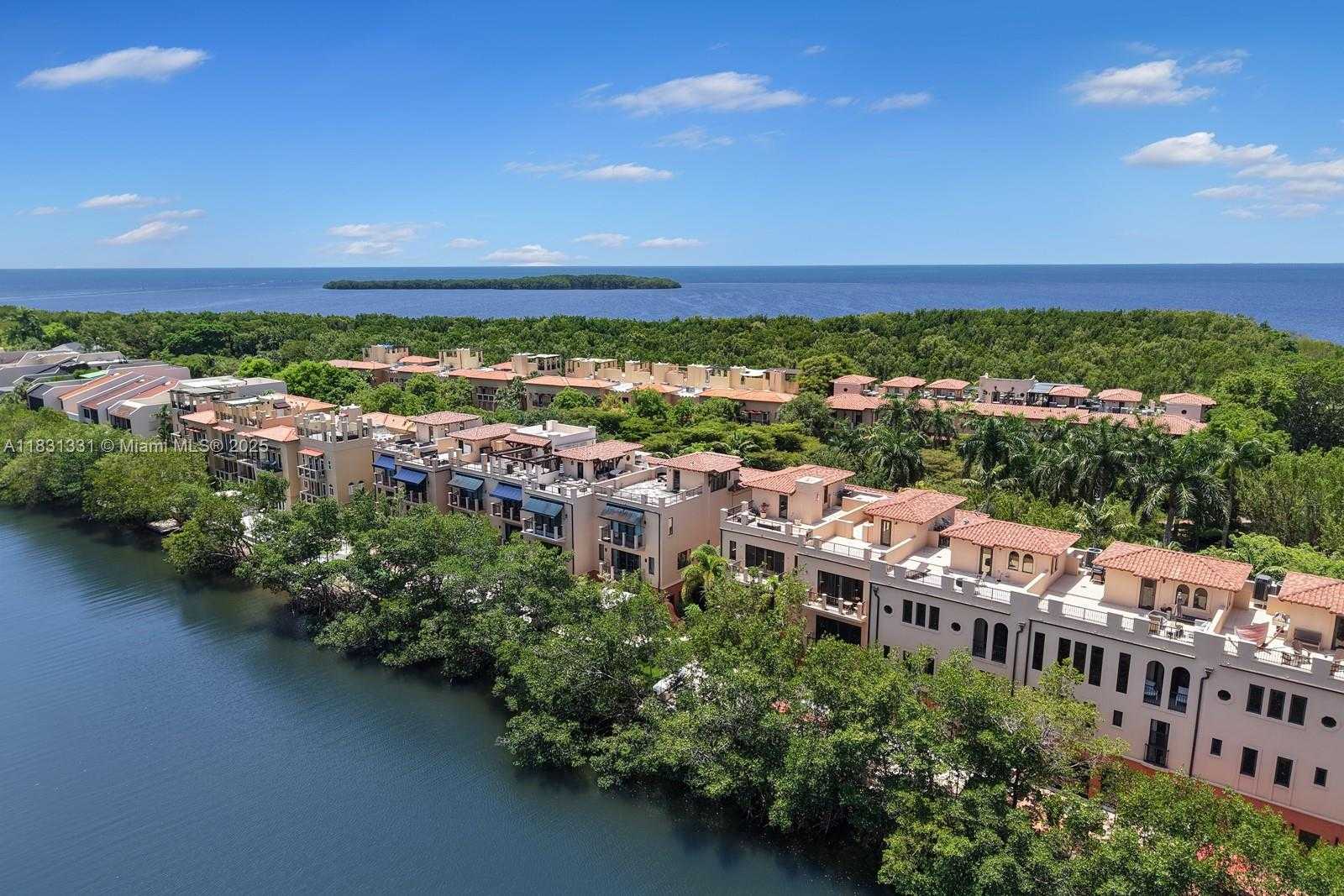 Small Image of 6226 PARADISE POINT DR, Palmetto Bay Number 12