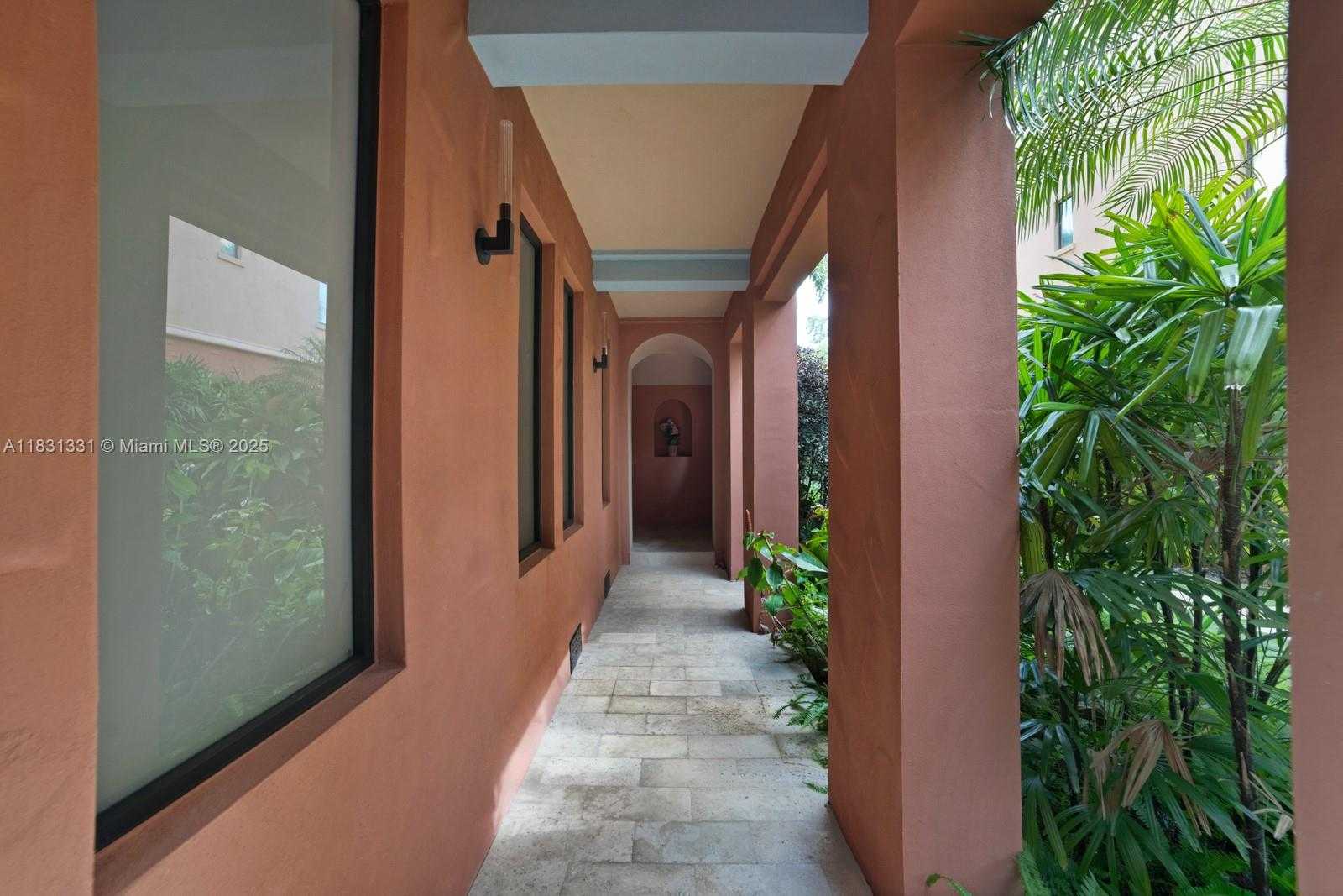 Small Image of 6226 PARADISE POINT DR, Palmetto Bay Number 14