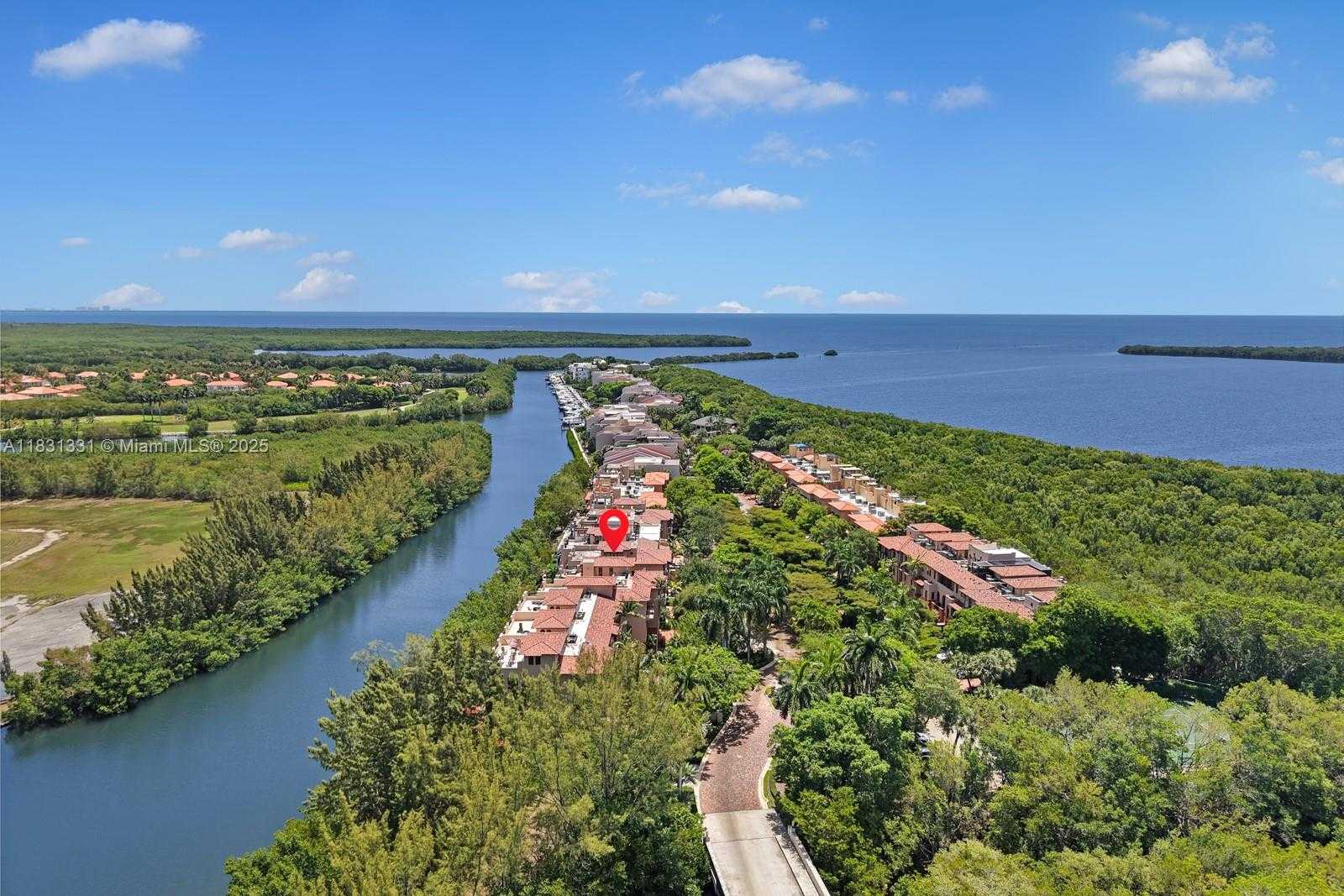 Small Image of 6226 PARADISE POINT DR, Palmetto Bay Number 2