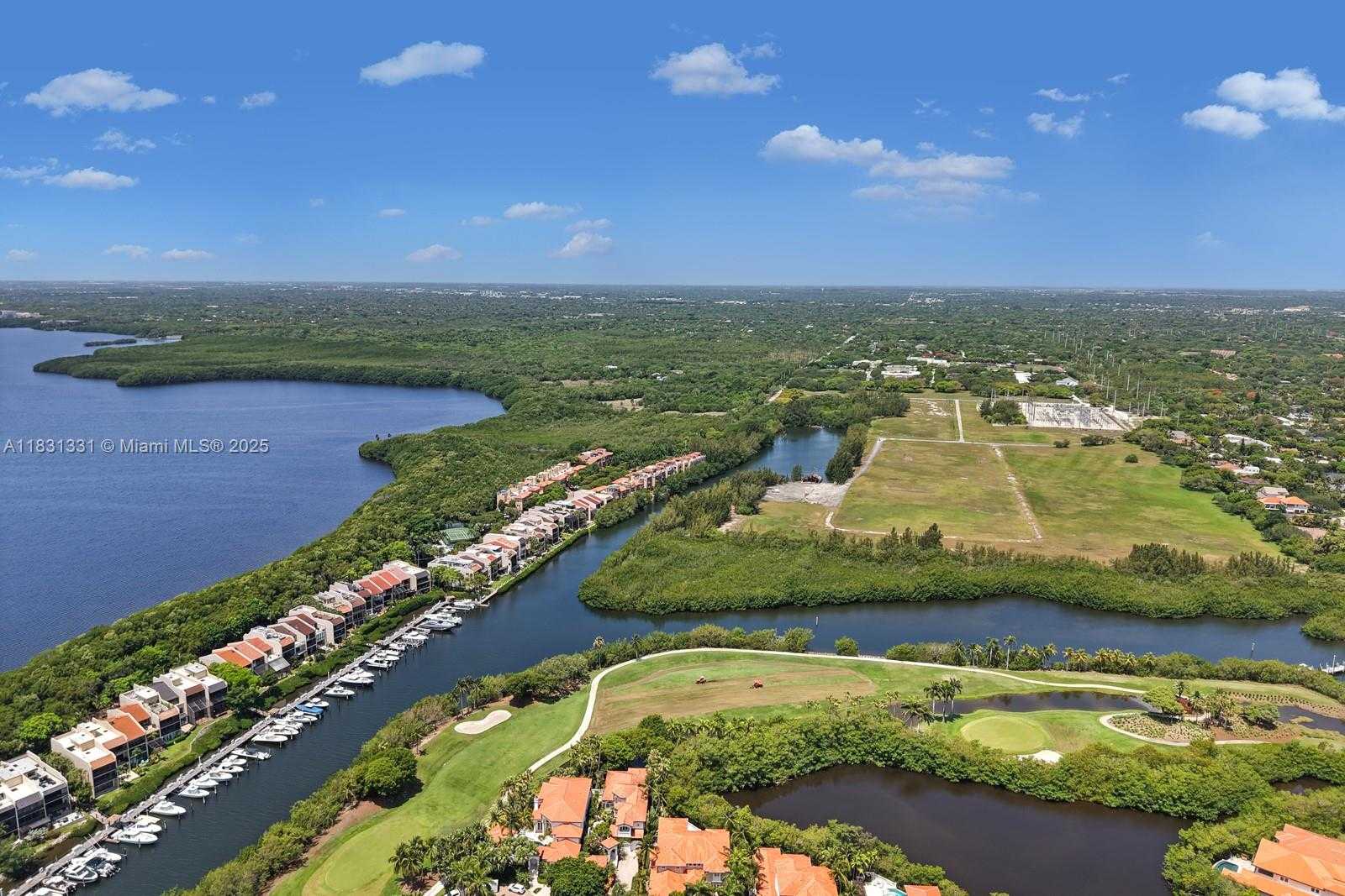 Small Image of 6226 PARADISE POINT DR, Palmetto Bay Number 3