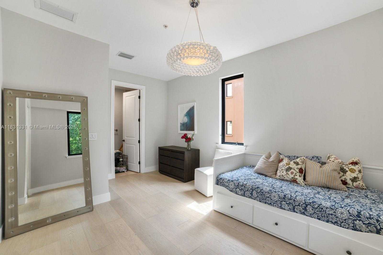 Small Image of 6226 PARADISE POINT DR, Palmetto Bay Number 35