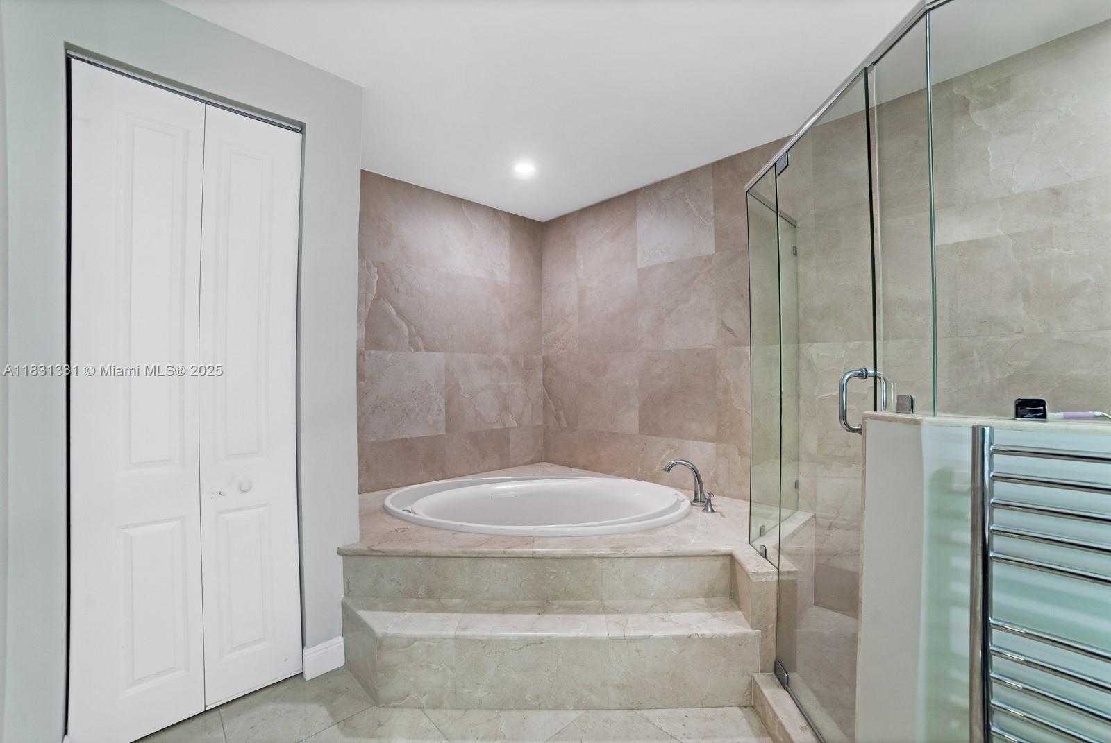 Small Image of 6226 PARADISE POINT DR, Palmetto Bay Number 43
