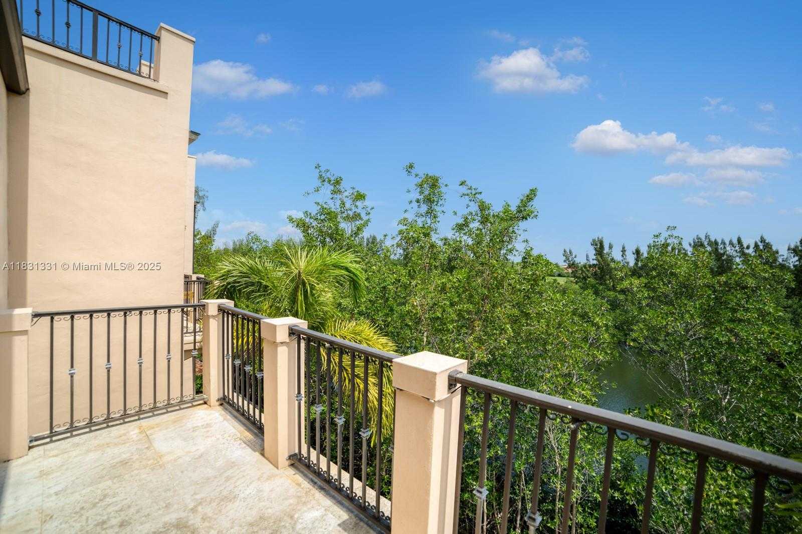 Small Image of 6226 PARADISE POINT DR, Palmetto Bay Number 47