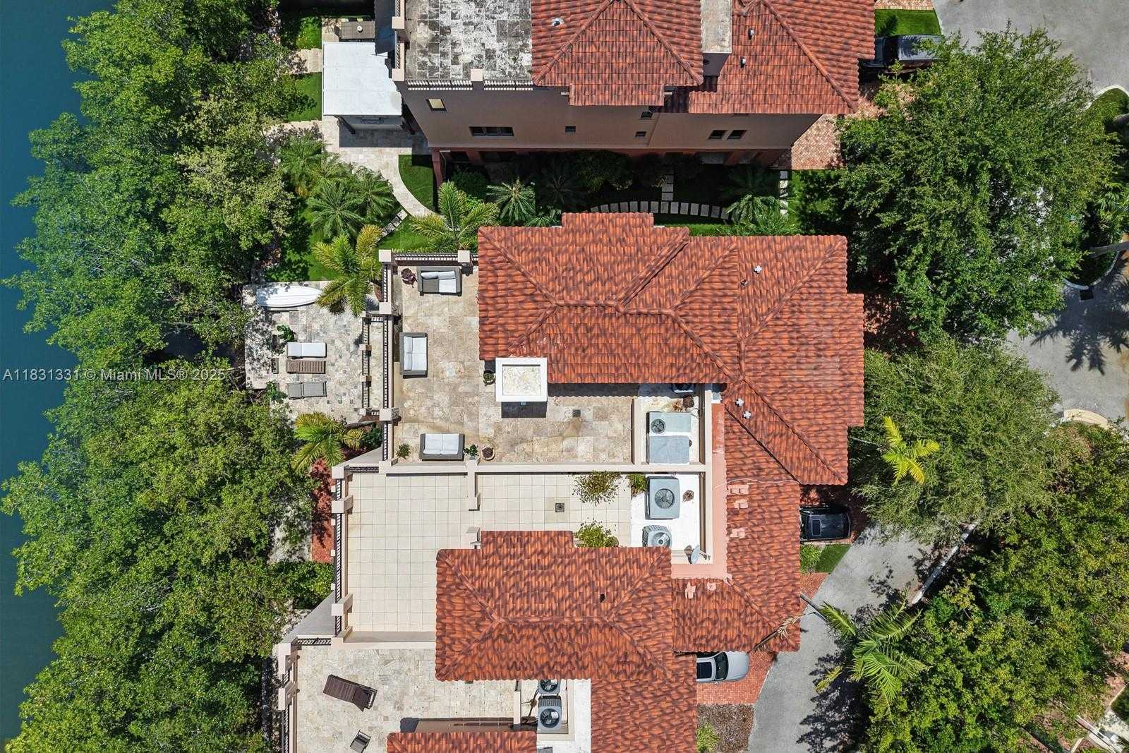 Small Image of 6226 PARADISE POINT DR, Palmetto Bay Number 5
