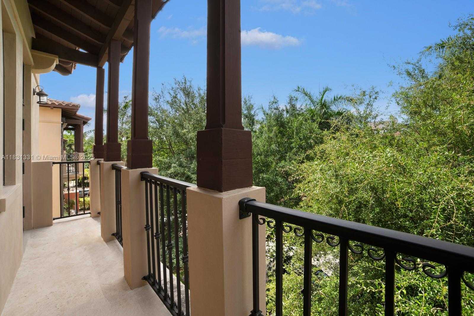Small Image of 6226 PARADISE POINT DR, Palmetto Bay Number 53