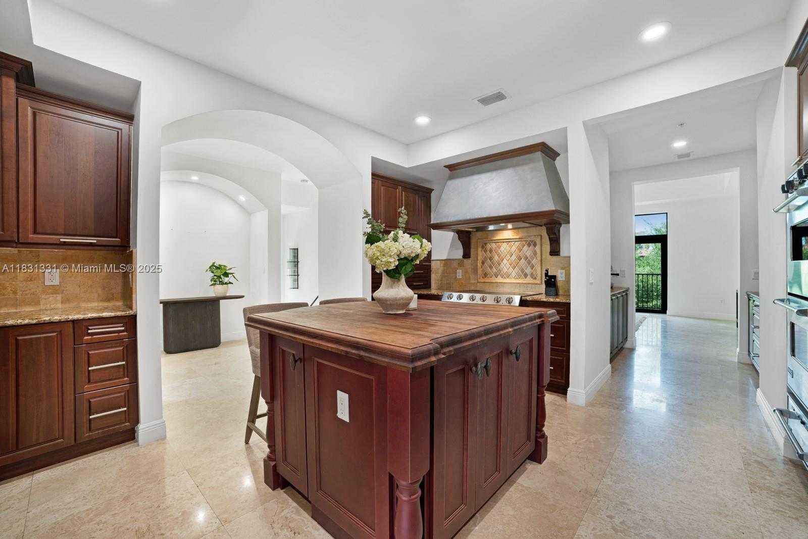 Small Image of 6226 PARADISE POINT DR, Palmetto Bay Number 57
