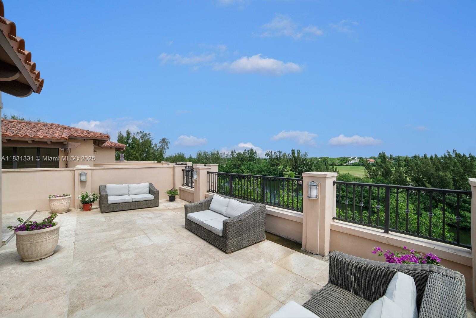 Small Image of 6226 PARADISE POINT DR, Palmetto Bay Number 62