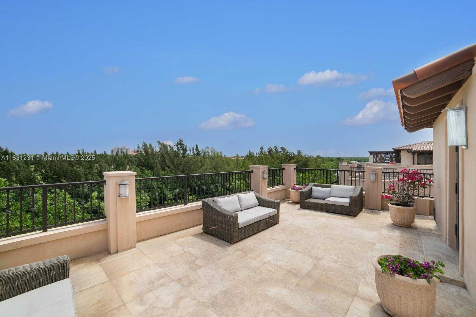 Small Image of 6226 PARADISE POINT DR, Palmetto Bay Number 63
