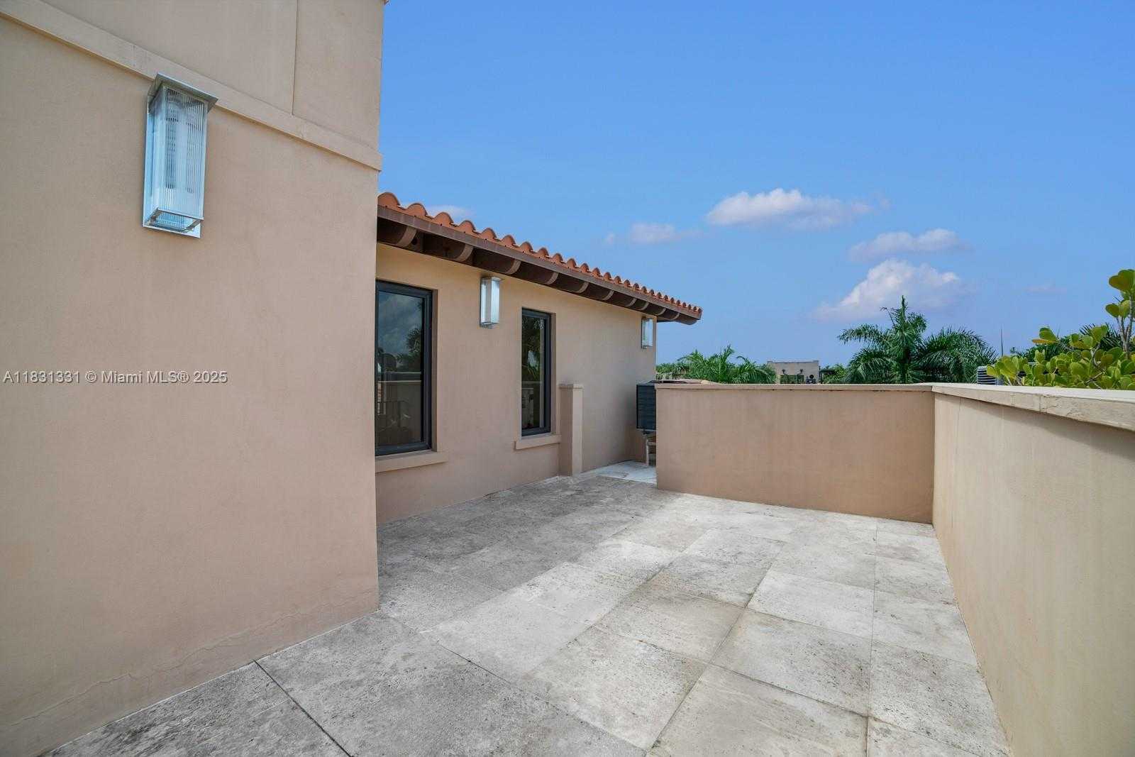 Small Image of 6226 PARADISE POINT DR, Palmetto Bay Number 64