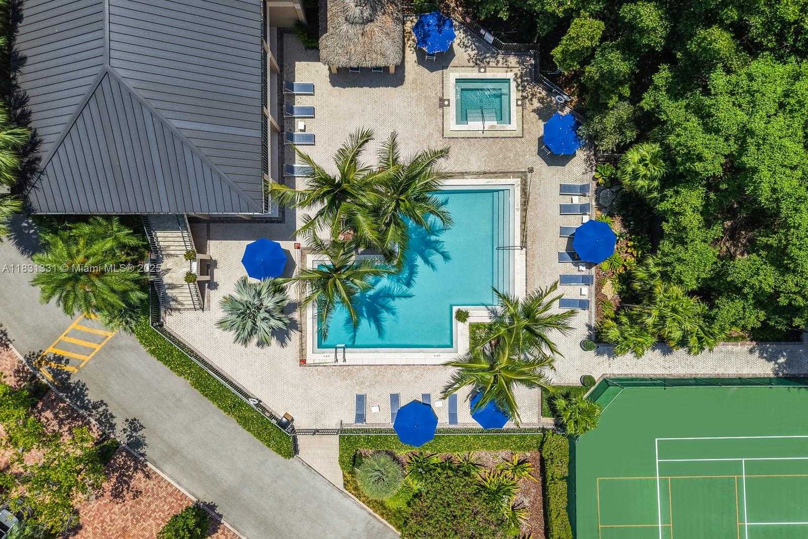 Small Image of 6226 PARADISE POINT DR, Palmetto Bay Number 68