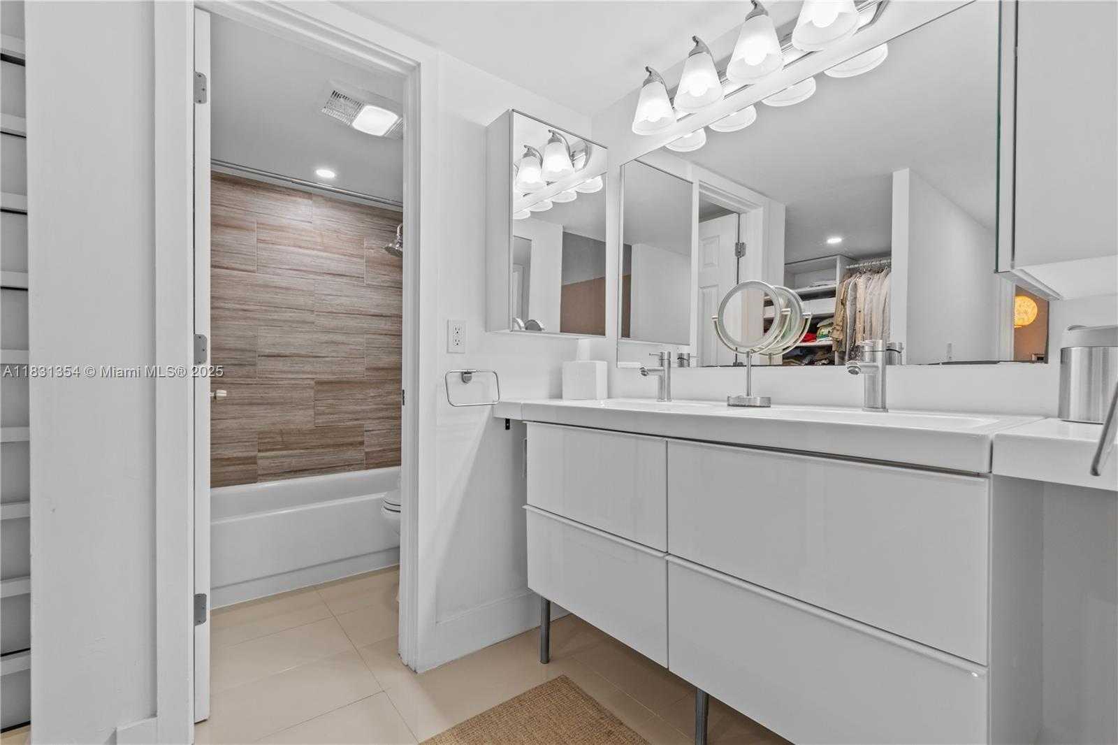 Small Image of 3301 NORTH COUNTRY CLUB DR #607, Aventura Number 14