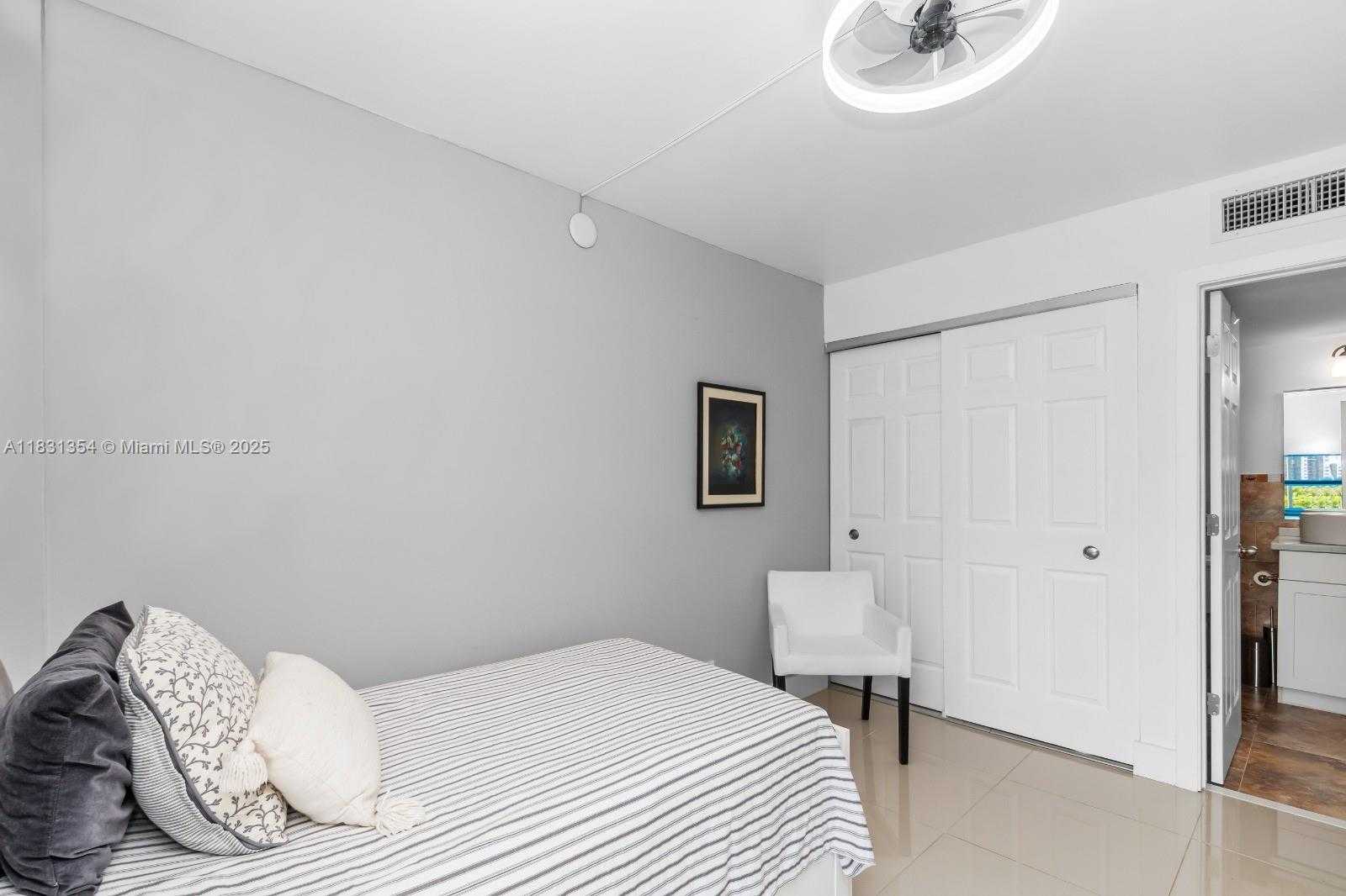 Small Image of 3301 NORTH COUNTRY CLUB DR #607, Aventura Number 19