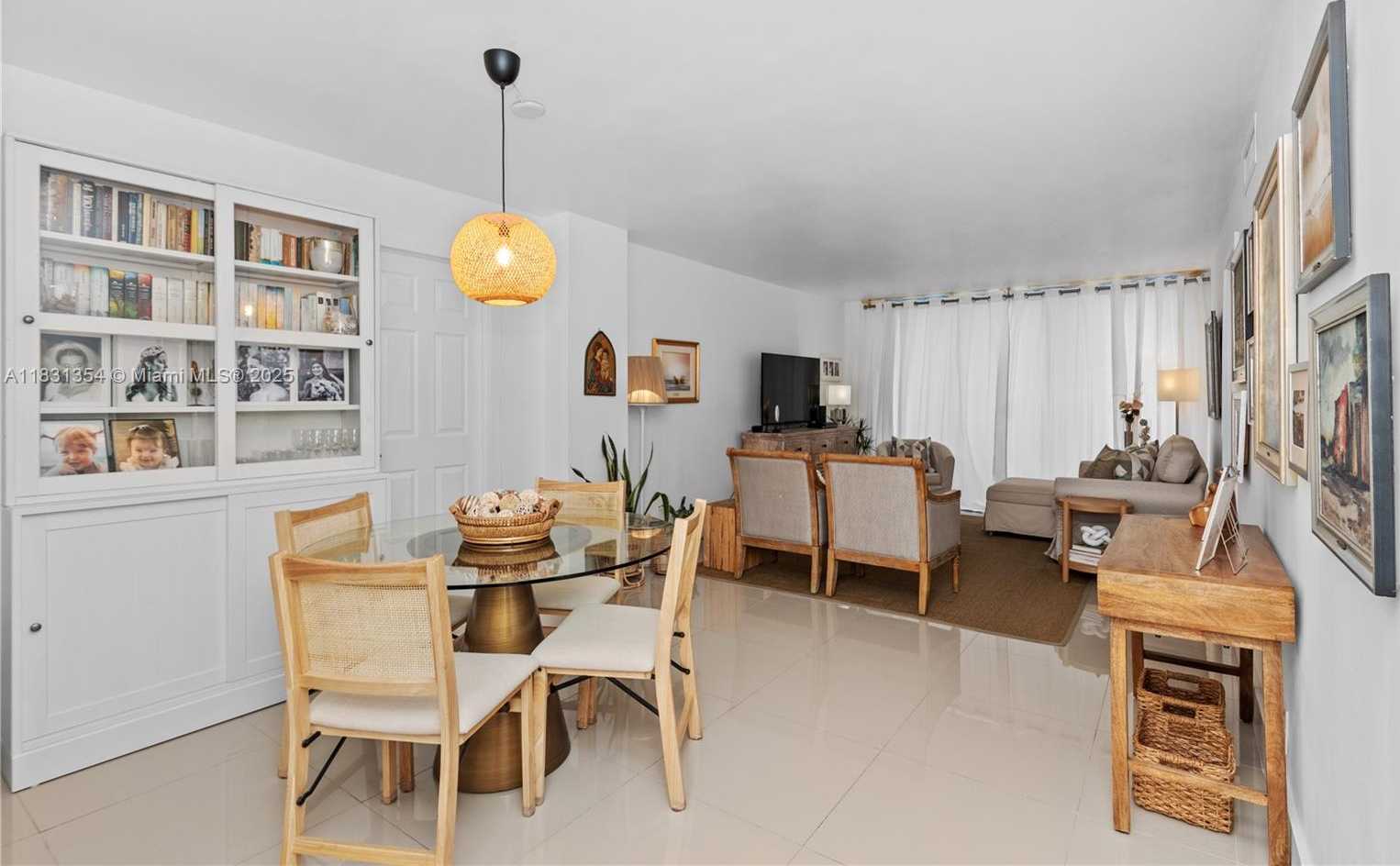Small Image of 3301 NORTH COUNTRY CLUB DR #607, Aventura Number 2
