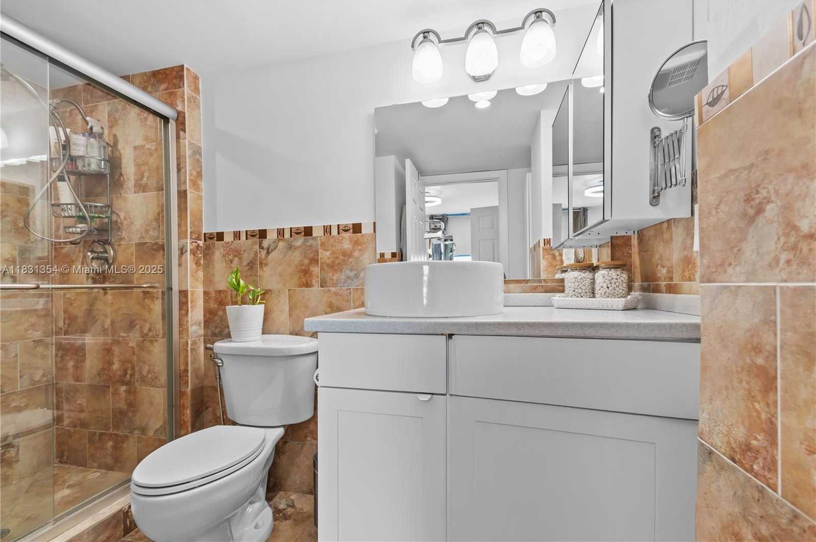 Small Image of 3301 NORTH COUNTRY CLUB DR #607, Aventura Number 20
