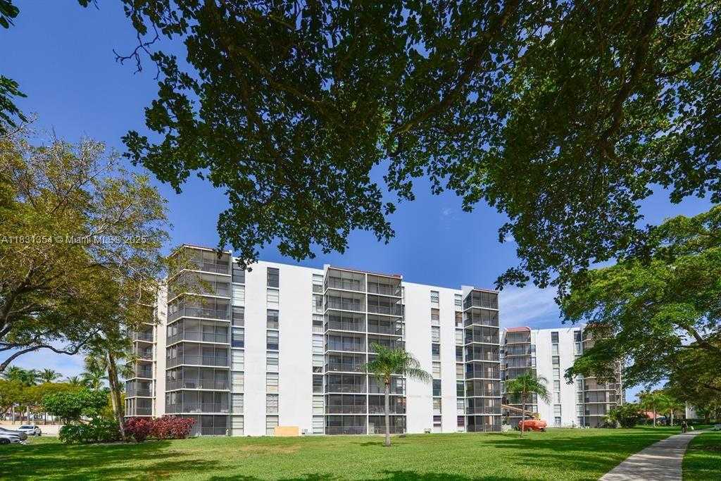 Small Image of 3301 NORTH COUNTRY CLUB DR #607, Aventura Number 32