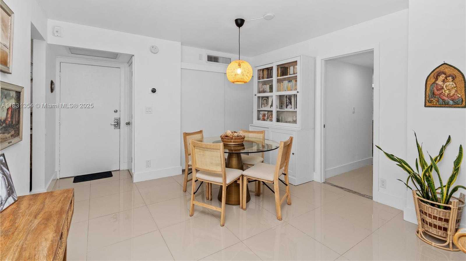 Small Image of 3301 NORTH COUNTRY CLUB DR #607, Aventura Number 5