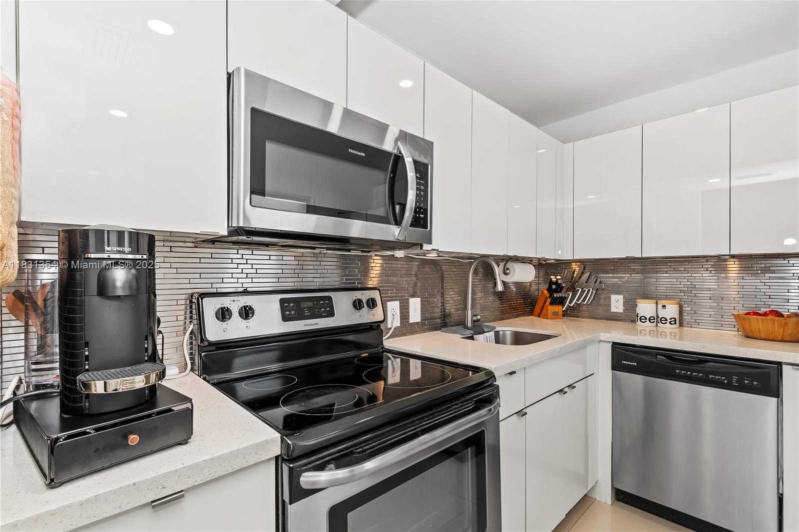 Small Image of 3301 NORTH COUNTRY CLUB DR #607, Aventura Number 7