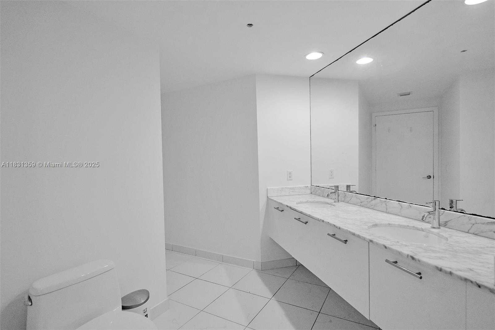 Small Image of 55 SOUTH EAST 6TH ST #1801, Miami Number 16