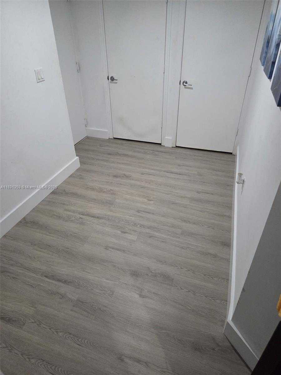 Small Image of 55 SOUTH EAST 6TH ST #1801, Miami Number 27
