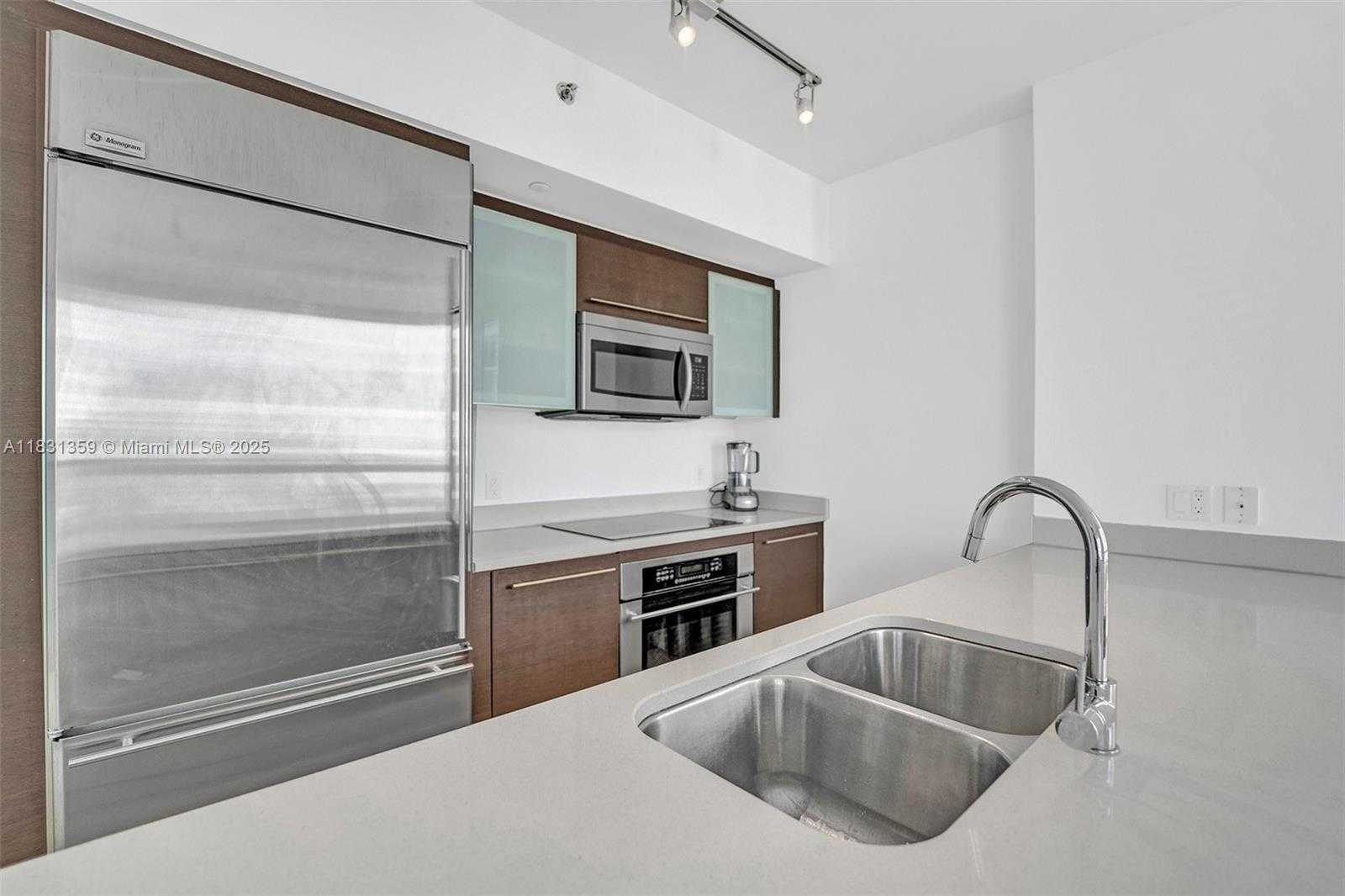 Small Image of 55 SOUTH EAST 6TH ST #1801, Miami Number 8