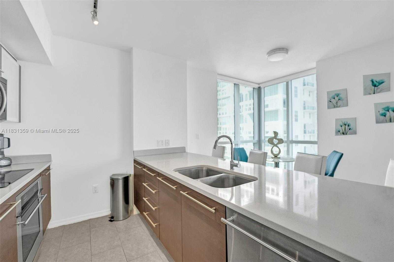 Small Image of 55 SOUTH EAST 6TH ST #1801, Miami Number 9