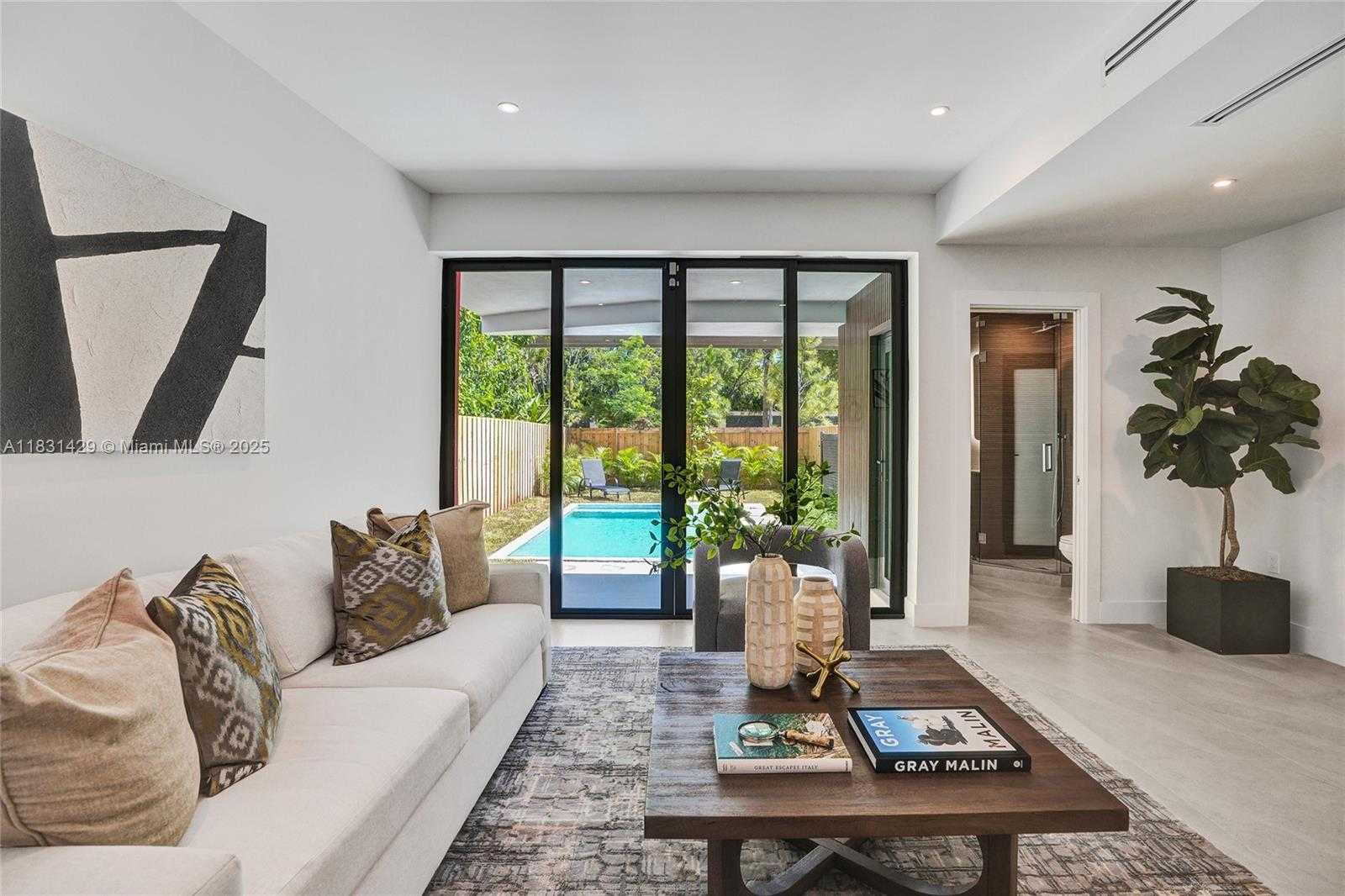 Small Image of 3645 SOUTH WEST 1ST AVE, Miami Number 15