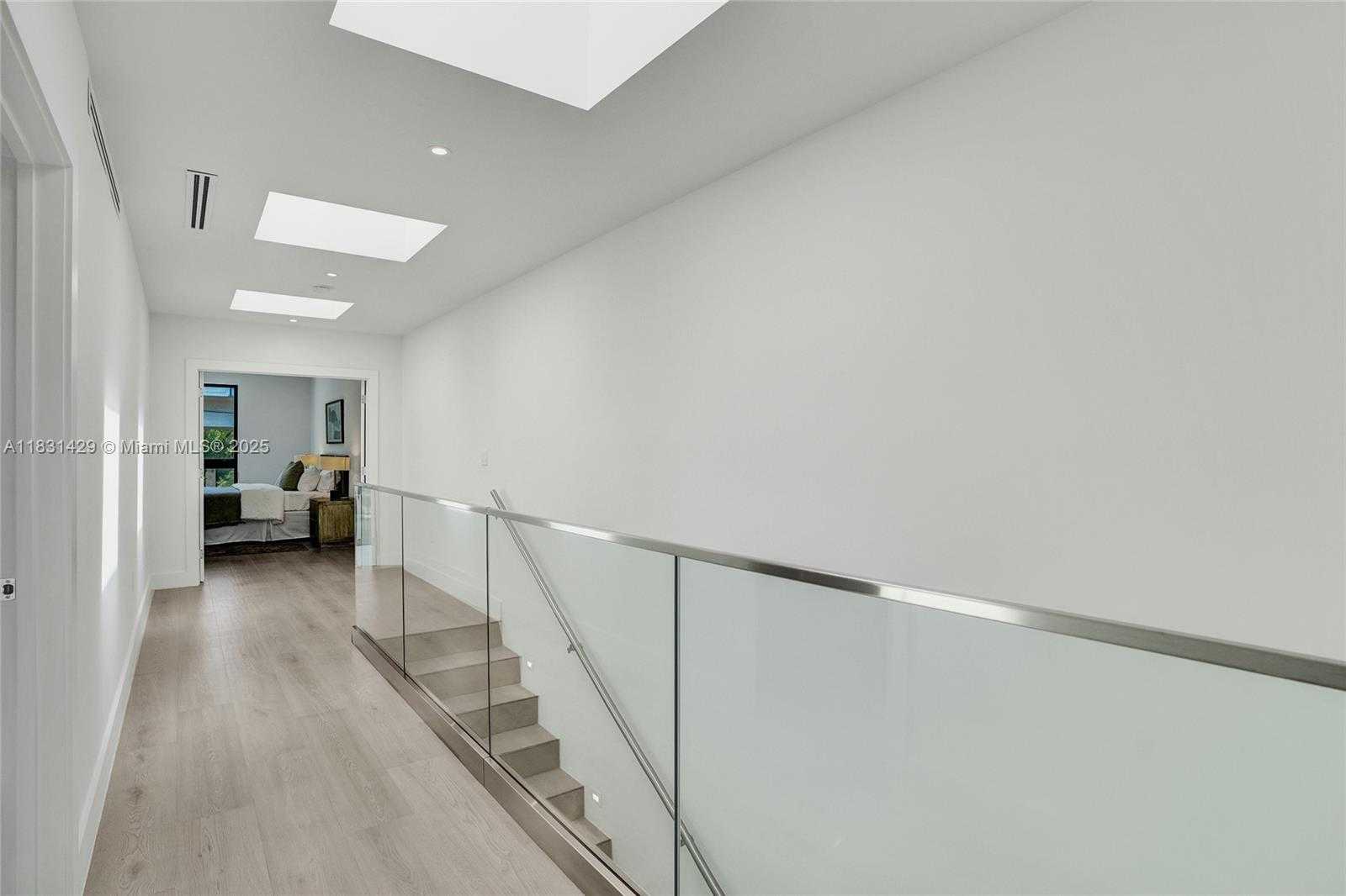 Small Image of 3645 SOUTH WEST 1ST AVE, Miami Number 21