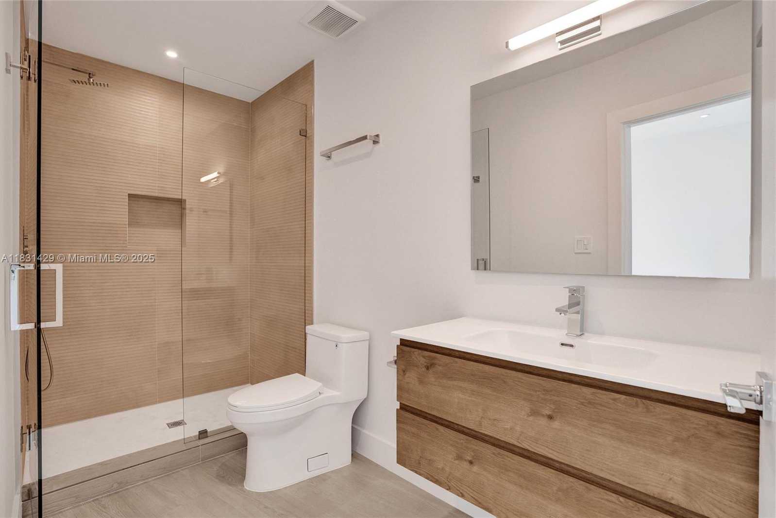 Small Image of 3645 SOUTH WEST 1ST AVE, Miami Number 27