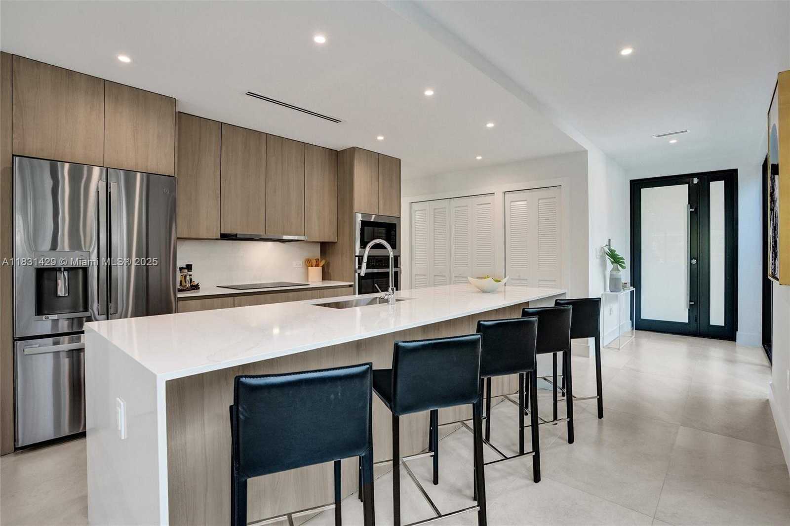 Small Image of 3645 SOUTH WEST 1ST AVE, Miami Number 7