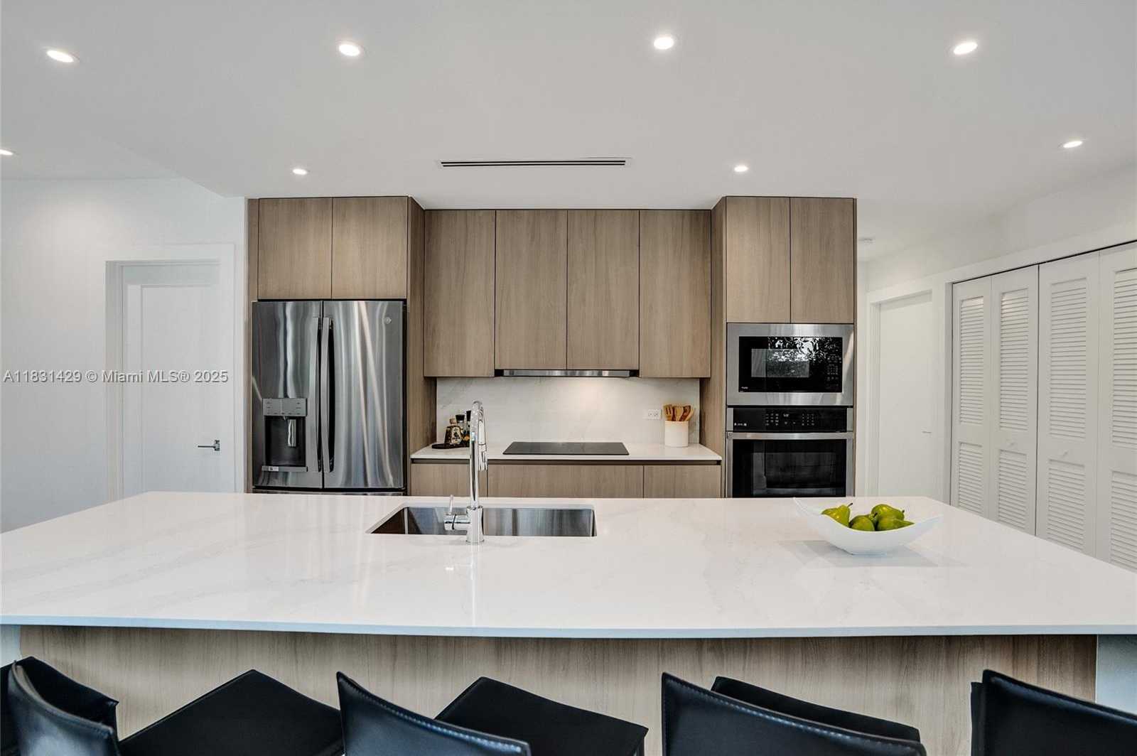 Small Image of 3645 SOUTH WEST 1ST AVE, Miami Number 8