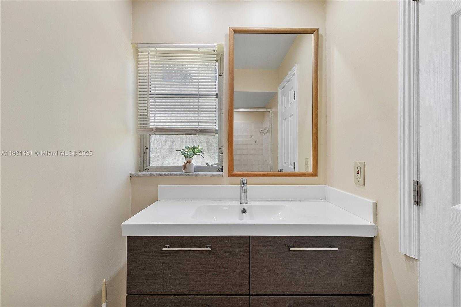 Small Image of 219 NORTH EAST 14TH AVE #101, Hallandale Beach Number 17