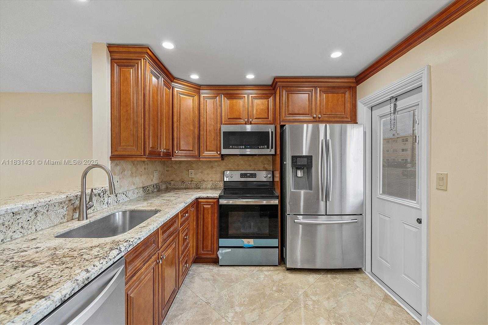 Small Image of 219 NORTH EAST 14TH AVE #101, Hallandale Beach Number 3