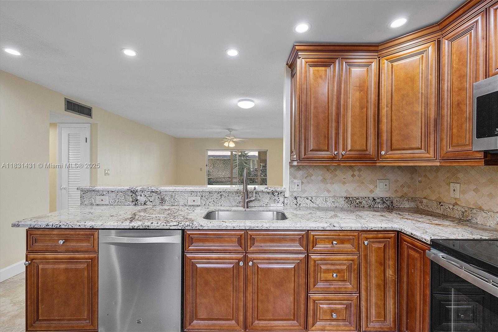 Small Image of 219 NORTH EAST 14TH AVE #101, Hallandale Beach Number 5
